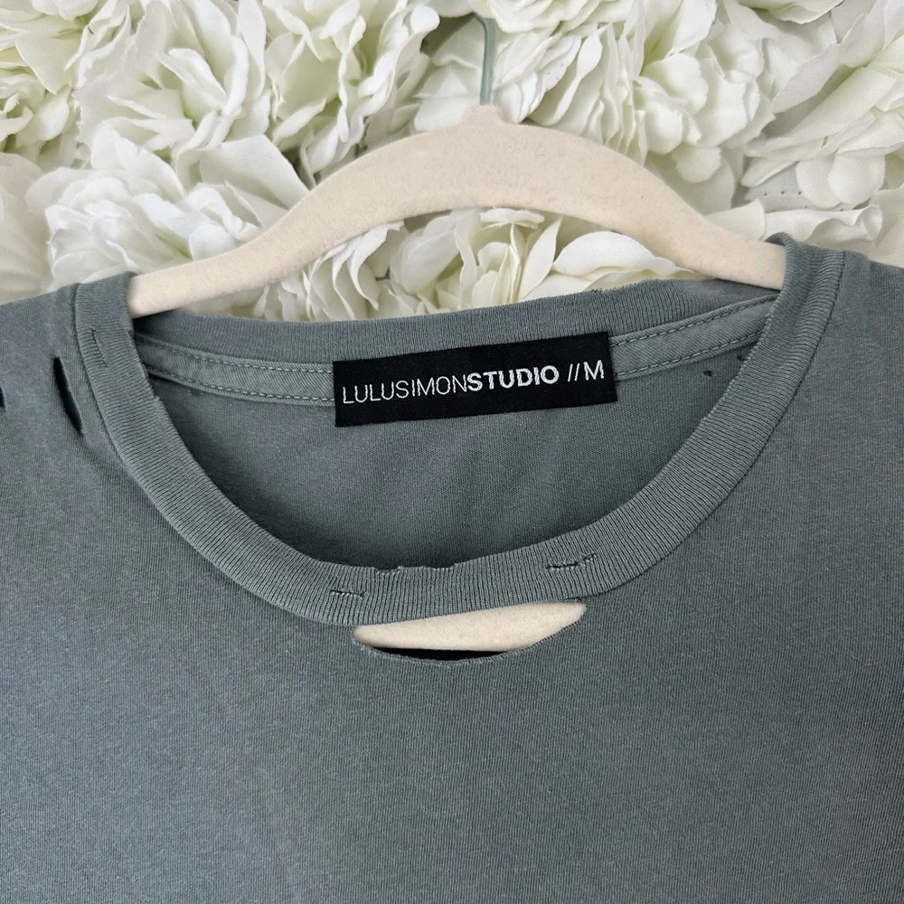 Graphic T-Shirt - Picture 4 of 5